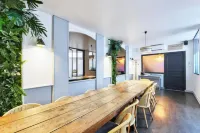 Logis Hôtel & Restaurant du Sauvage Hotels in Chartronges