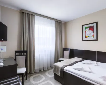 Picaro Żarska Wieś Południe 酒店 茲戈熱萊茨縣酒店