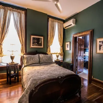 Symphony Hotel & Restaurant Hotels near Cincinnati Art Museum