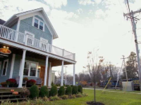 24 East Main Street B&B Hotels in Canton