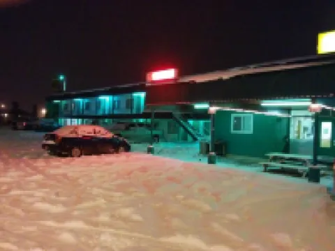 Shamrock Motel Hotels in Valleyview