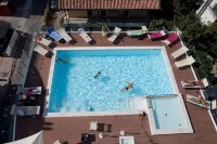 Hotel Tropical - Pool