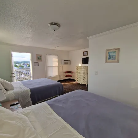 Sandcastle Beachfront Inn Отели в г. Уэстерли