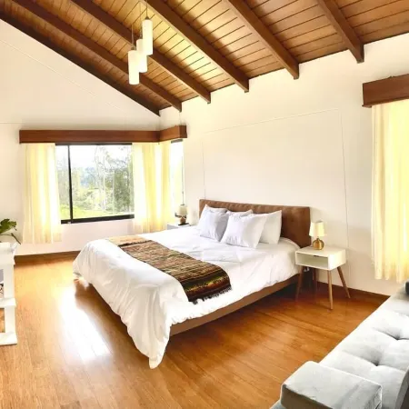 Quito Airport Suites Hotel