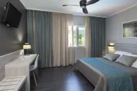 HOTEL COMBARRO - Pools