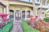 3 Mi to Bonita Beach: Outdoor Oasis w/ Pool & Spa! - Homestays