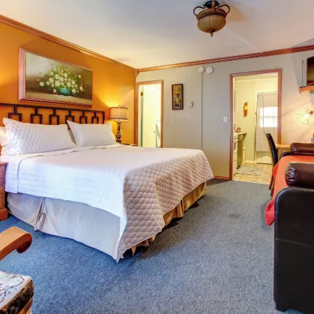 Starlite Motel & Suites