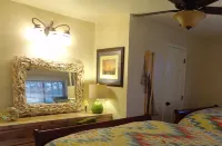 A2 - Poolside King Cabana with Full Kitchen, King Bed, Sleeper Sofa and Pool Access - balcony