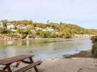 Junket Cottage Hotels in Newton and Noss