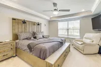 Fenced Yard: Spacious Southern Maryland Townhome! - WiFi