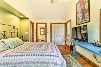 Cozy Monterey Home w/ Porch: Walk to Lake Garfield Hotel dekat McAllister Park and Wildlife Refuge