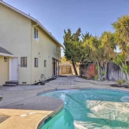 Modesto Home w/ Deck - 2 Mi to Vintage Faire Mall
