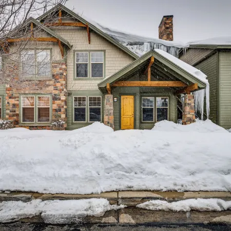 Cozy Park City Townhome by Dining, Shops and More!