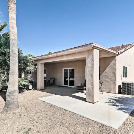 Sun-Soaked Colorado River Haven - Walk to Beaches!