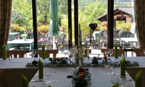 Hotel & Restaurant Bergfried - Housity