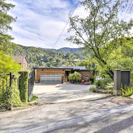 Designer Apartment < 1 Mile to Downtown San Rafael