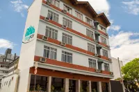 Hotel Domhof فنادق في Gaspar