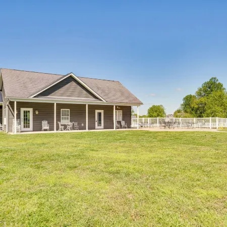 Cozy Cottage in Taylorsville Hot Tub and Lake Views