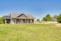 Cozy Cottage in Taylorsville Hot Tub and Lake Views - 3-stjärniga