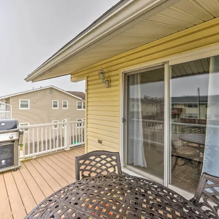 Brigantine Condo w/ Gas Grill - Walk to Beach!