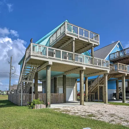 Surfside Beach Family Home 2 Blocks to Gulf!