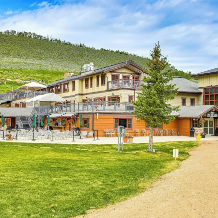 Ski-in/Ski-Out Granby Penthouse w/ Mountain Views!