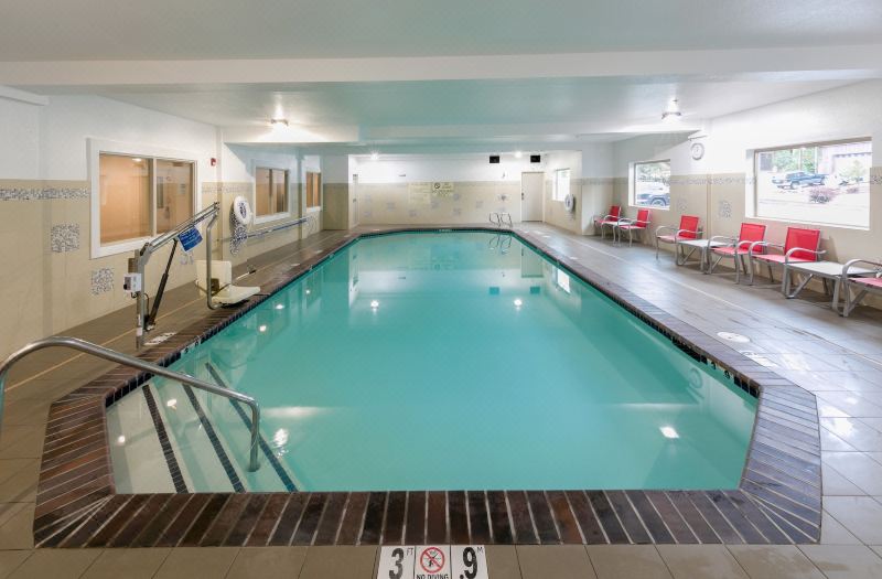 Holiday Inn Express & Suites Hood River by IHG photo 2