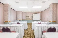 Ramada by Wyndham Cumberland Downtown Hotels in La Vale