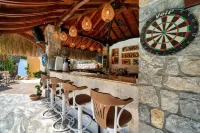 Ata Lagoon Beach Hotel - bars