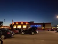Skyview Motel - parking