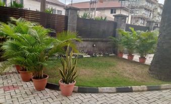 Pious Court Guest House Old Gra