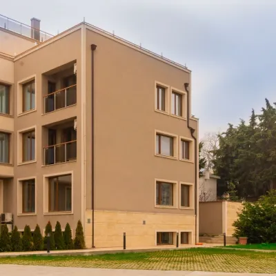 Vemara City Boutique Hotel-Free Parking Отели рядом с достопримечательностью «Летний театр»
