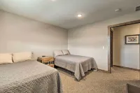 Kansas Hunting Lodge Pets and Large Groups Welcome!