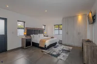 Dalton's, Langebaan, 10-Sleeper