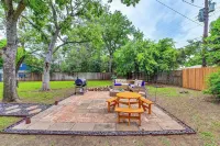 Large Yard & Fire Pit! Home 13 Mi to at&t Stadium - 3-Star