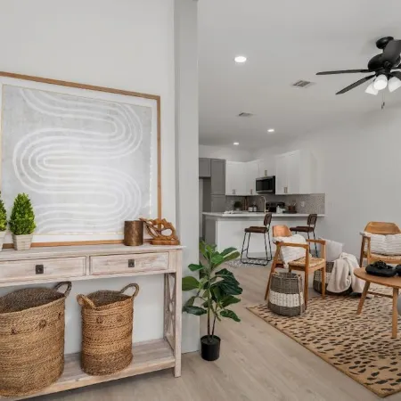 Charming 3-bedroom house in fabulous Brenham with WiFi, AC