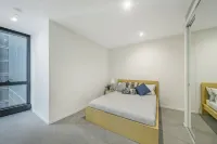 Cozy & Chic Apt Near Crown Casino & Southgate Mall