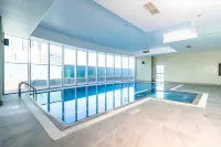 S Plaza Suites Hotel - Pools