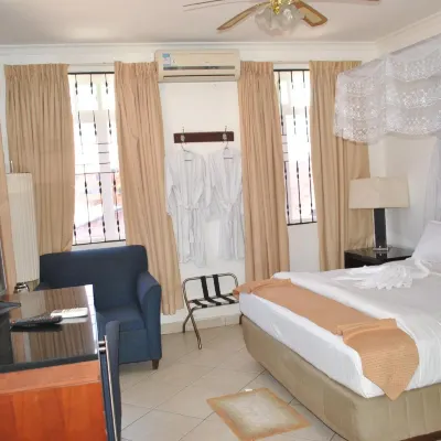 沙穆爾旅館酒店 鄰近Sinza的酒店