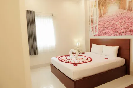 LUCKY HOTEL Отели в г. Phuong 2