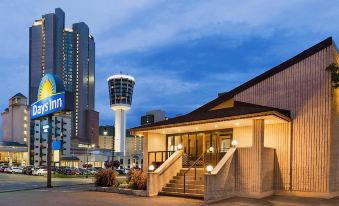Days Inn by Wyndham Fallsview