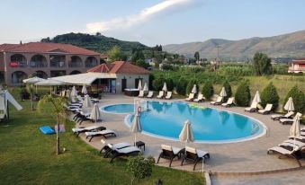 Eleni's Garden & Castello Suites