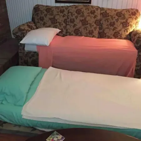 Cozy Rosecrest Suite, 1 min to I-75, full kitchen, sleeps 4, Safe area Отели в г. Катуса