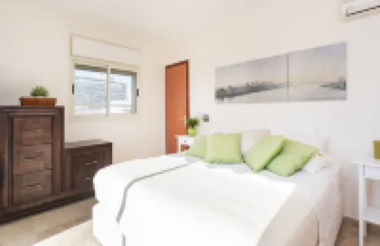 Spacious Duplex with Terrace 3-Min from the Beach Hotels in 