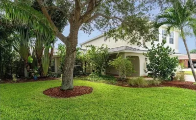 Modern Home with a Private Lap Pool - 3 Blocks to a Gorgeous Beach! Hotels in der Nähe von Blue Turtle News At Gleason Park