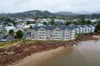 Siletz Bay Beachfront Hotel by OYO Lincoln City Hotels in Lincoln City