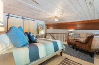 Newly Remodeled- Small Family/Couples Retreat in Shangri-La on Monkey Island, OK Hotels in 