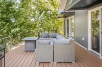 Spacious Lake Hamilton House with Pool and Hot Tub!