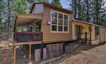 Private Cabin, 5-Min Drive to Hot Springs and Golf!