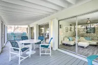 Tropical Waterfront Home Central Location! - Parking